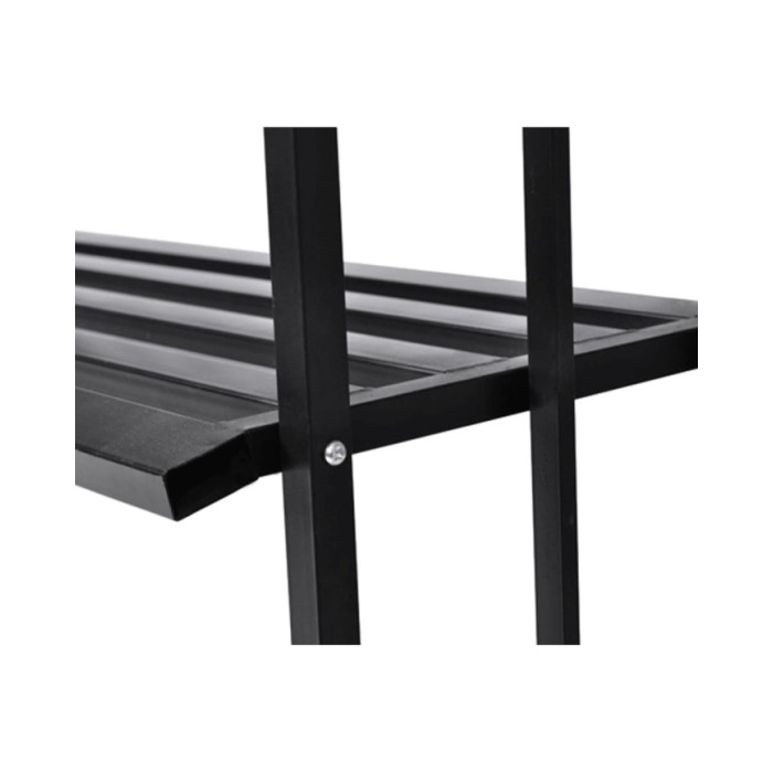 Voûte à roses de jardin avec banc